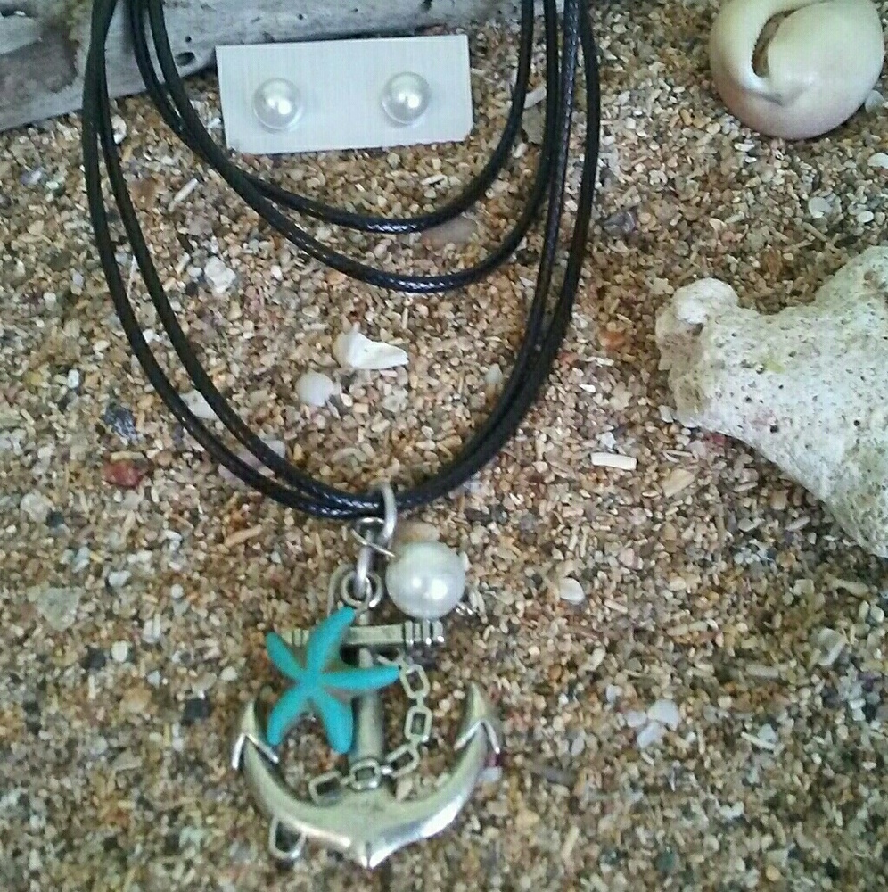 Anchor necklace set..💥